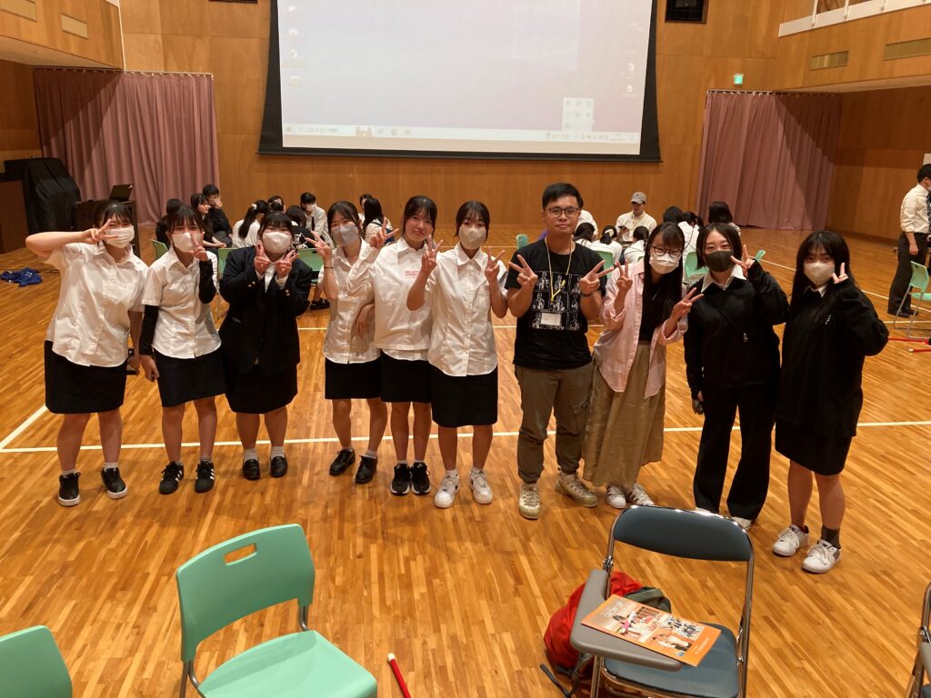 短大生　集合 香港大学との国際交流授業について ｜ 第一幼児教育短期大学 | 都築学園グループ